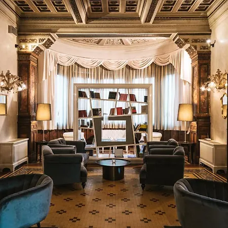 Hotel De La 4*