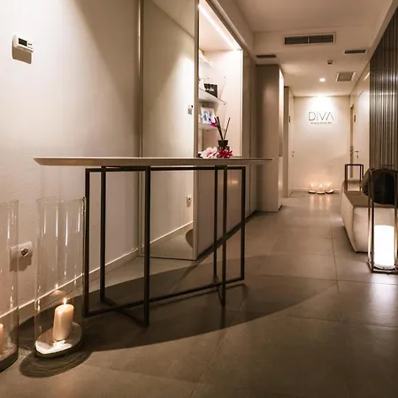Hotel De La 4*