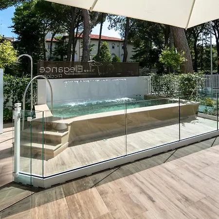 Apartmanhotel Elegance 4*