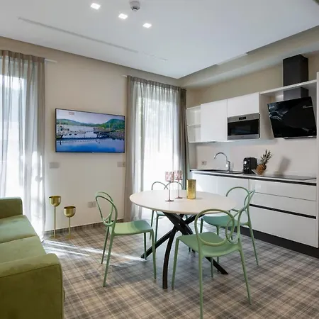 Elegance Apartmanhotel 4*