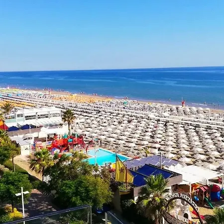 Vista Mare In Viale Ceccarini Angolo Dante * Riccione