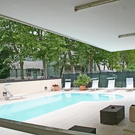 Union Park - Sul Mare Con Piscina 3* Riccione