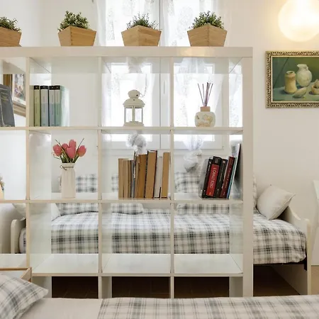 Ca Bianca Ventisette Bed & Breakfast