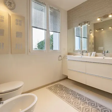 Ca Bianca Ventisette Bed & Breakfast