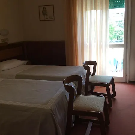 Vienna Touring 호텔 리치오네