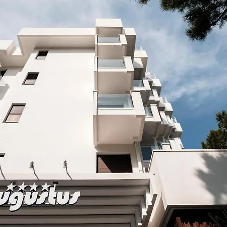 Augustus 4*