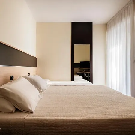 Augustus Hotel 4*
