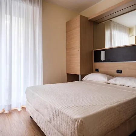 Hotel Augustus 4*