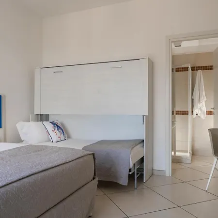 Hotel Embassy 3*