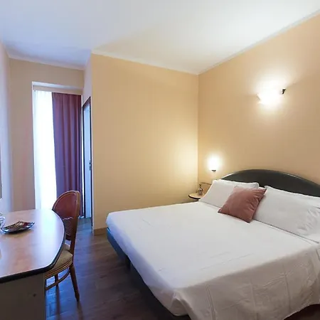 Trevi Riccione, In Centro Sul Mare Con Cucina 3* Riccione