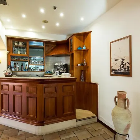 Trevi Riccione, In Centro Sul Mare Con Cucina Hotell Riccione