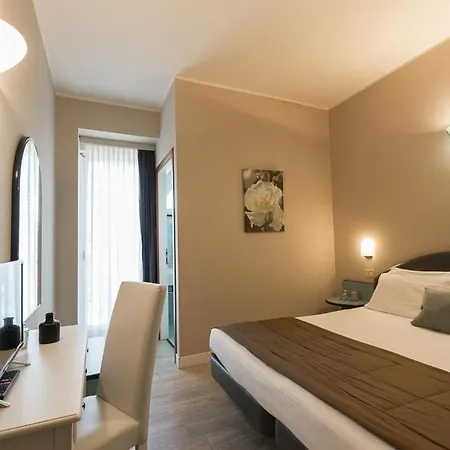 Hotell Trevi Riccione, In Centro Sul Mare Con Cucina Riccione