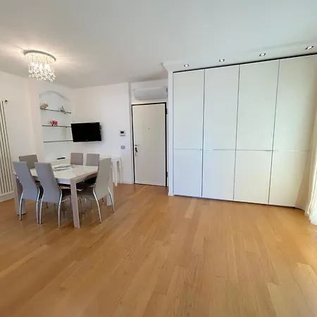 Apartment Attico Alba -flexrent Abissinia