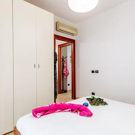 Desi Apartment *