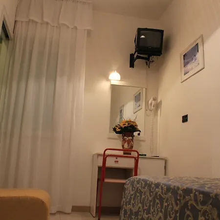 Morena Hotel 2*