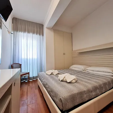 Club Hotel