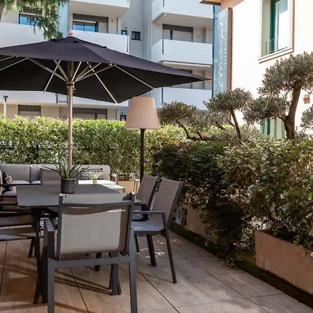 Metropol Ceccarini 4*