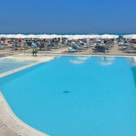 Moresco - Piscina Village 2*