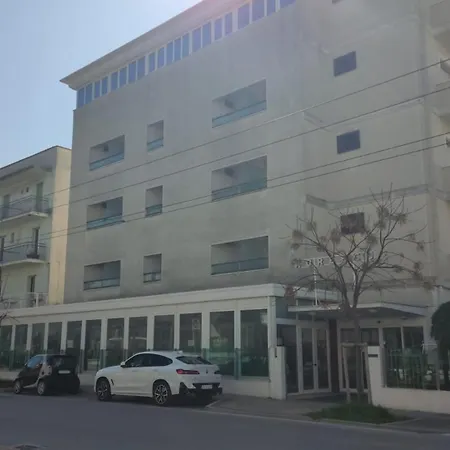 Moresco - Piscina Village Hotel 2*