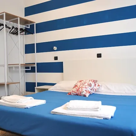 Susy - Ambienti Rinnovati 2022 - Direttamente Su Viale Dante E A Due Passi Dal Mare Hotel 2*