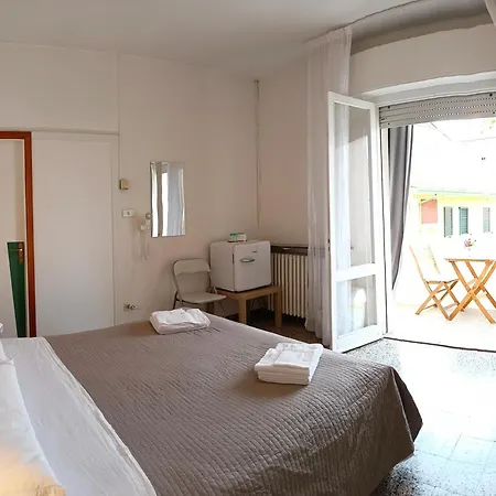 Beeliving Room&breakfast (adults Only) Риччоне