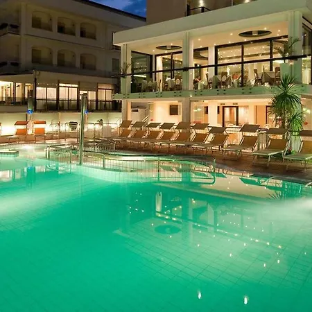 Hotel 2000 3*
