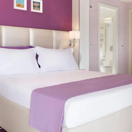 Hotel 2000