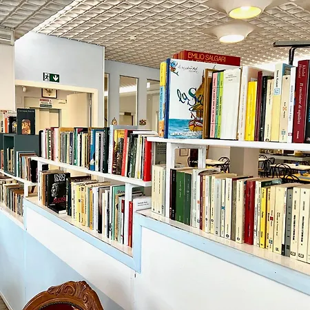 Hotel Morri - Il Biblihotel 2*