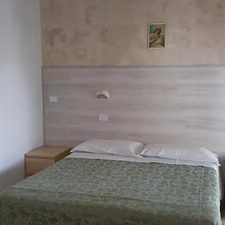 Canasta Hotel 2*