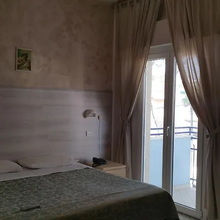 Hotel Canasta