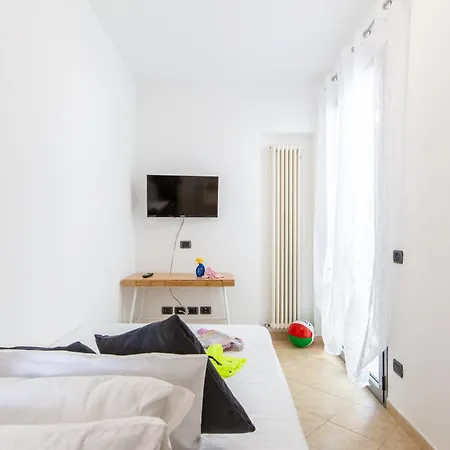 Apartment Desi *