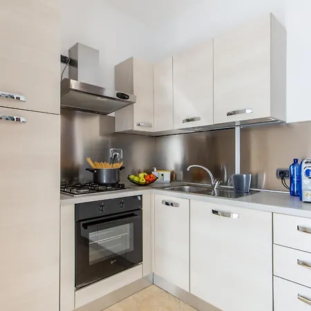 Desi Apartment *