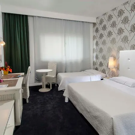 Hotel Mediterraneo 4*