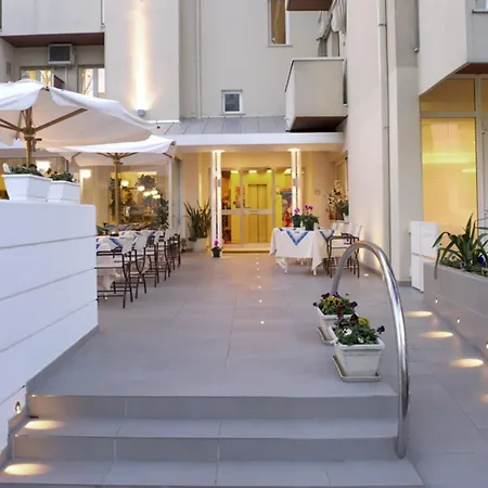 Nives Riccione