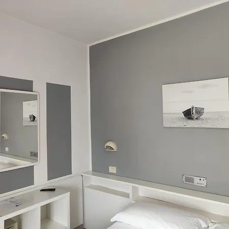 Lina Hotel 3*