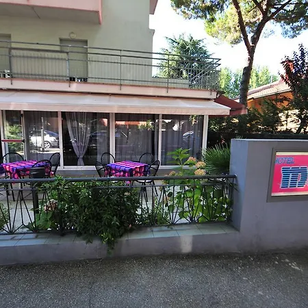 Hotel Midi