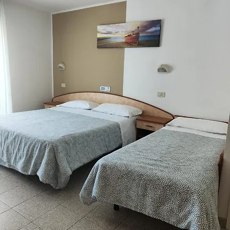 Lina Hotel 3*