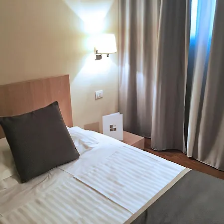 De La Hotel