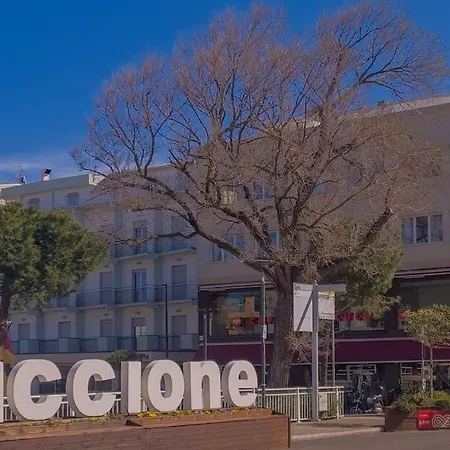 Luxury Ceccarini - Lungomare Con Parcheggio Privato Villa Riccione