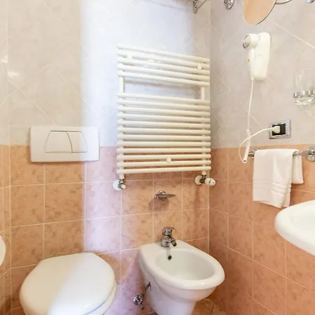 Otel Baltic Riccione-fronte Mare