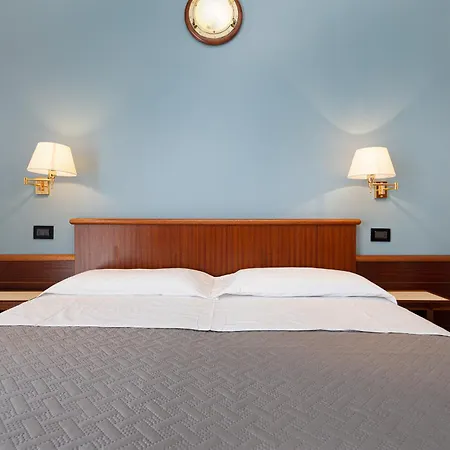 Hotel Avana Fronte Mare 3*