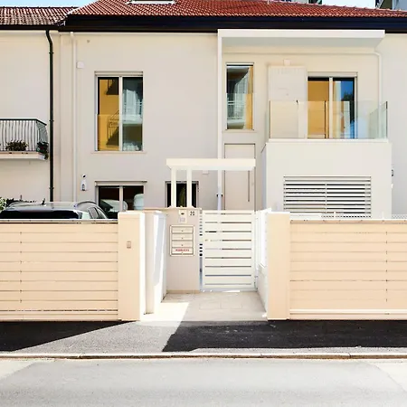 Luxury Ceccarini - Lungomare Con Parcheggio Privato Riccione