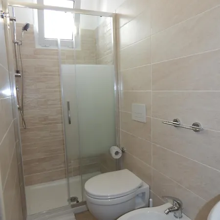 Vera Hotel *