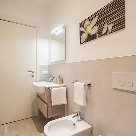 Apartment Nuovo E Confortevole Con Parcheggio *