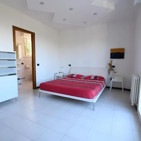 Panoramica Con Giardino A Villa Riccione