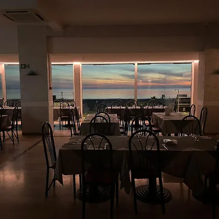 Kent Hotel 3*