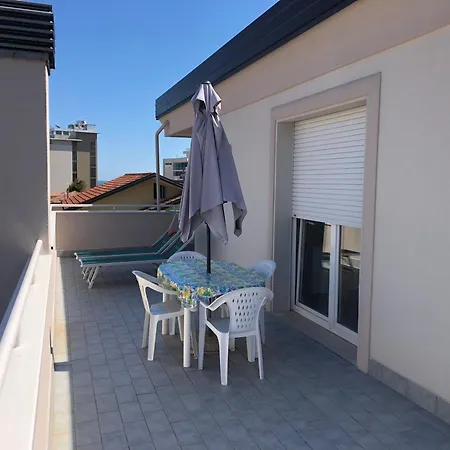 Abel Apartment *