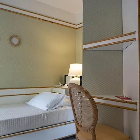 President - Vintage In Centro 4*