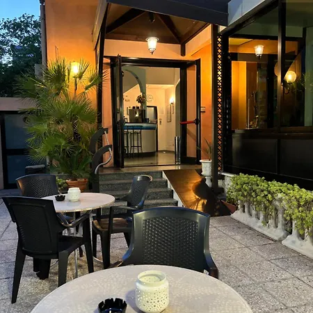 Hotel Iride & Breakfast- Ideale Per Famiglie E Coppie