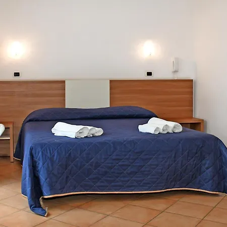 Szálloda Edera - In Pieno Centro A Pochi Passi Dal Mare *